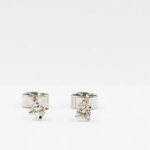 Aretes de Oro 18K con Diamantes de 12 Puntos cada uno
