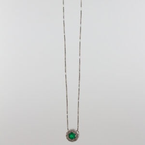 Charms de Esmeralda Redonda con Diamantes en Oro Blanco y Cadena de 18K
